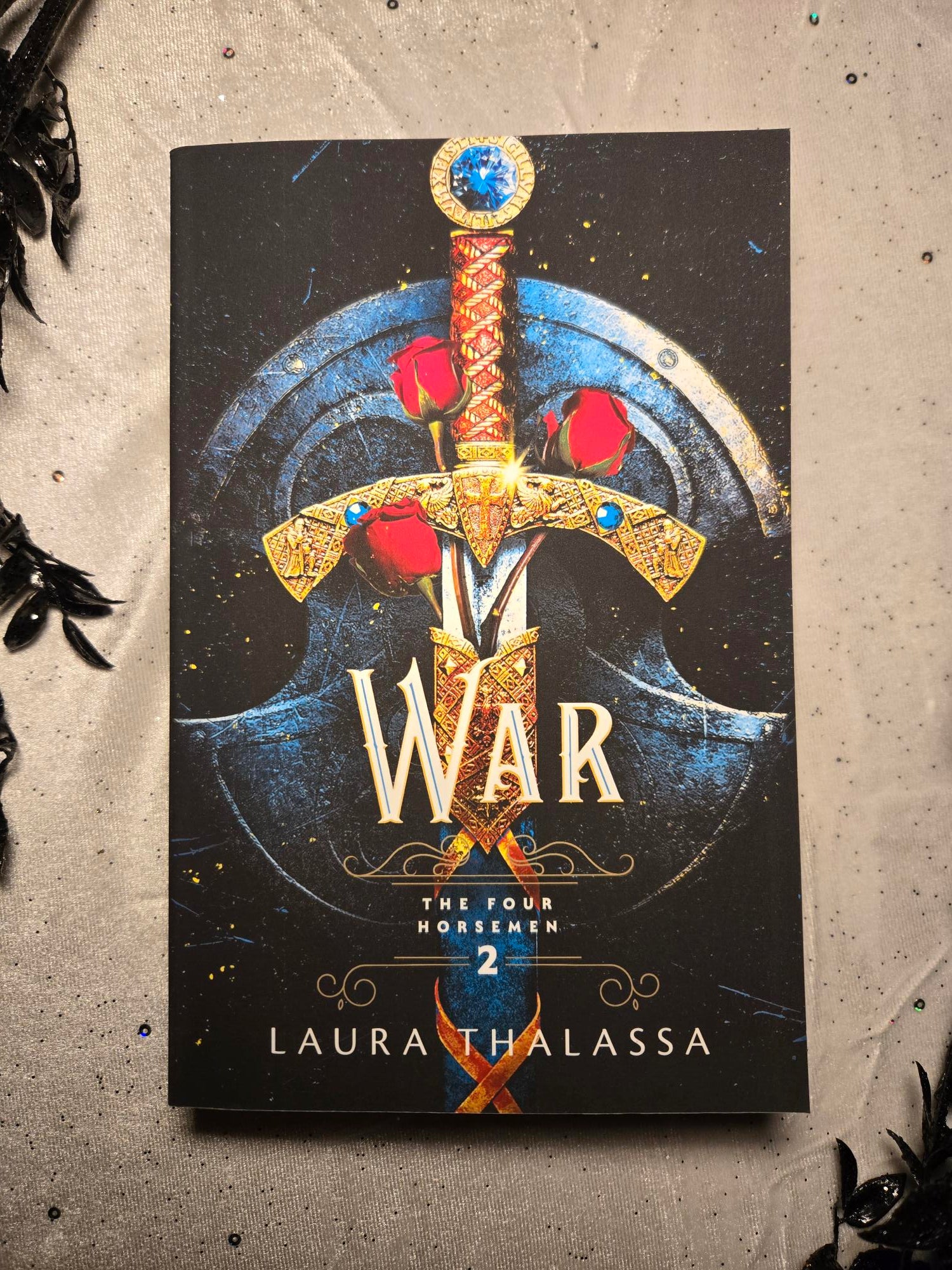 War, Laura Thalassa (softback)