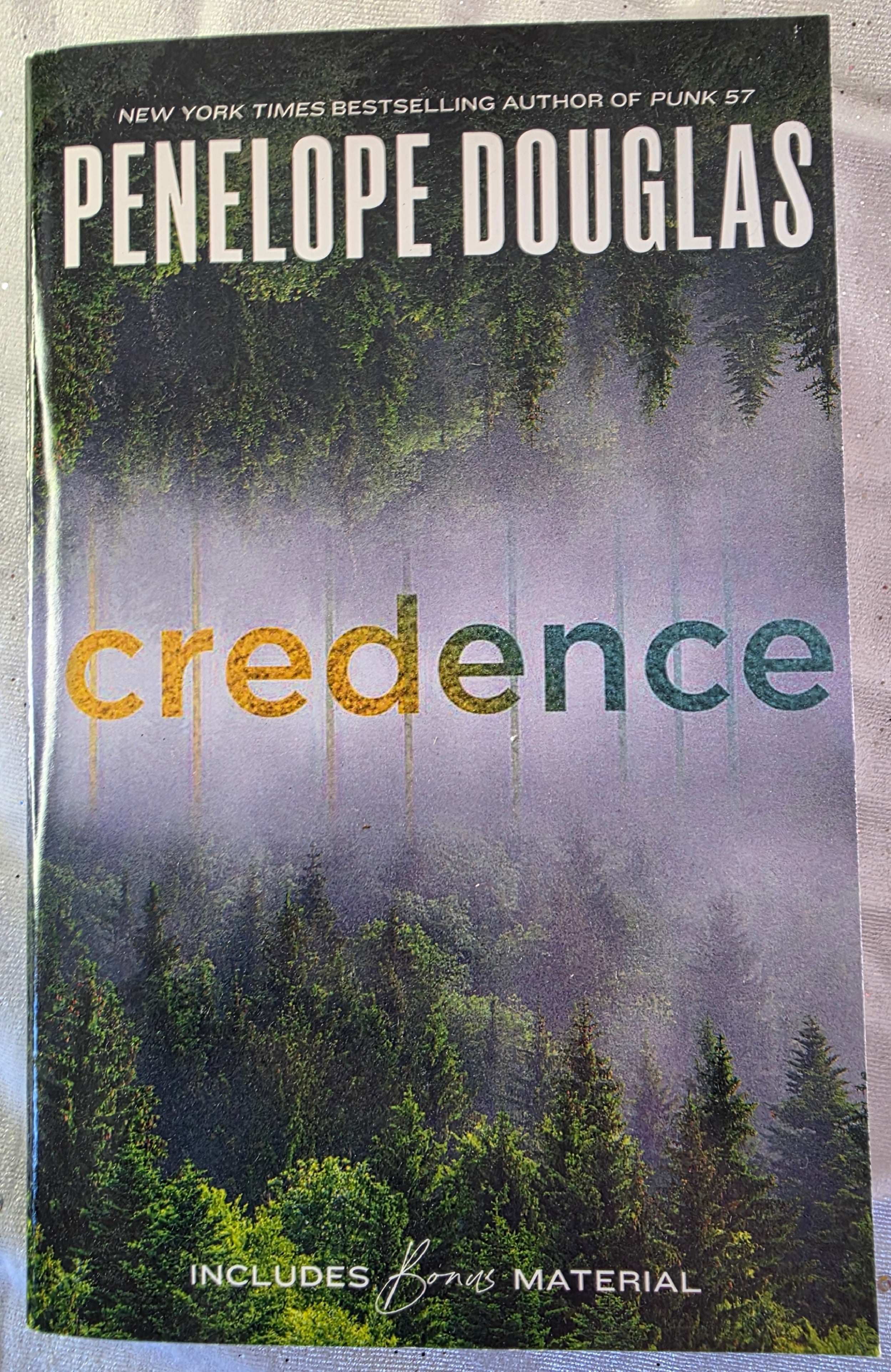 Credence, Penelope Douglas (softback)