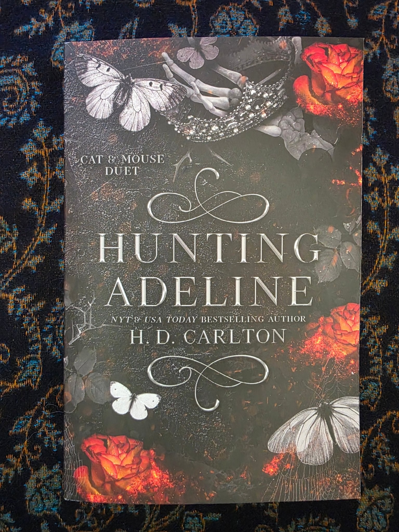 Hunting Adeline, by H.D. Carlton (softback, english edition) - Book - The Dark Rose Emporium
