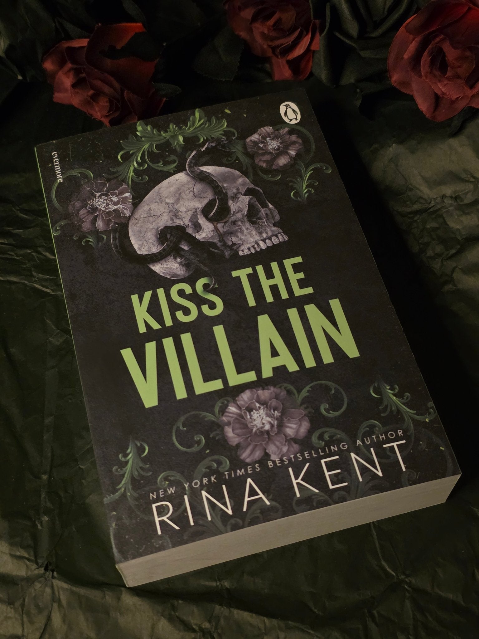 Kiss the Villain, Rena Kent - Book - The Dark Rose Emporium