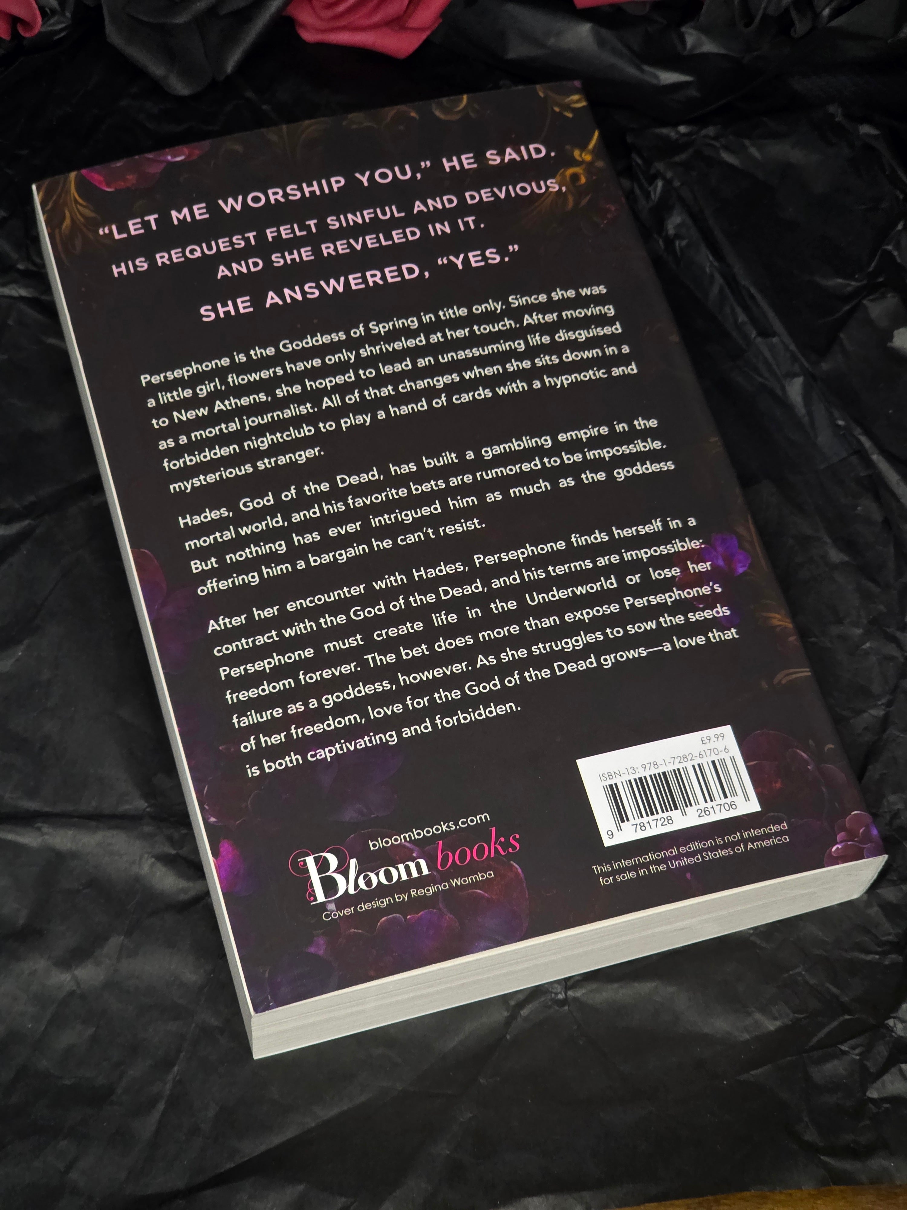 A Touch of Darkness by Scarlett St. Clair | Hades Persephone BookTok (softback, english edition)