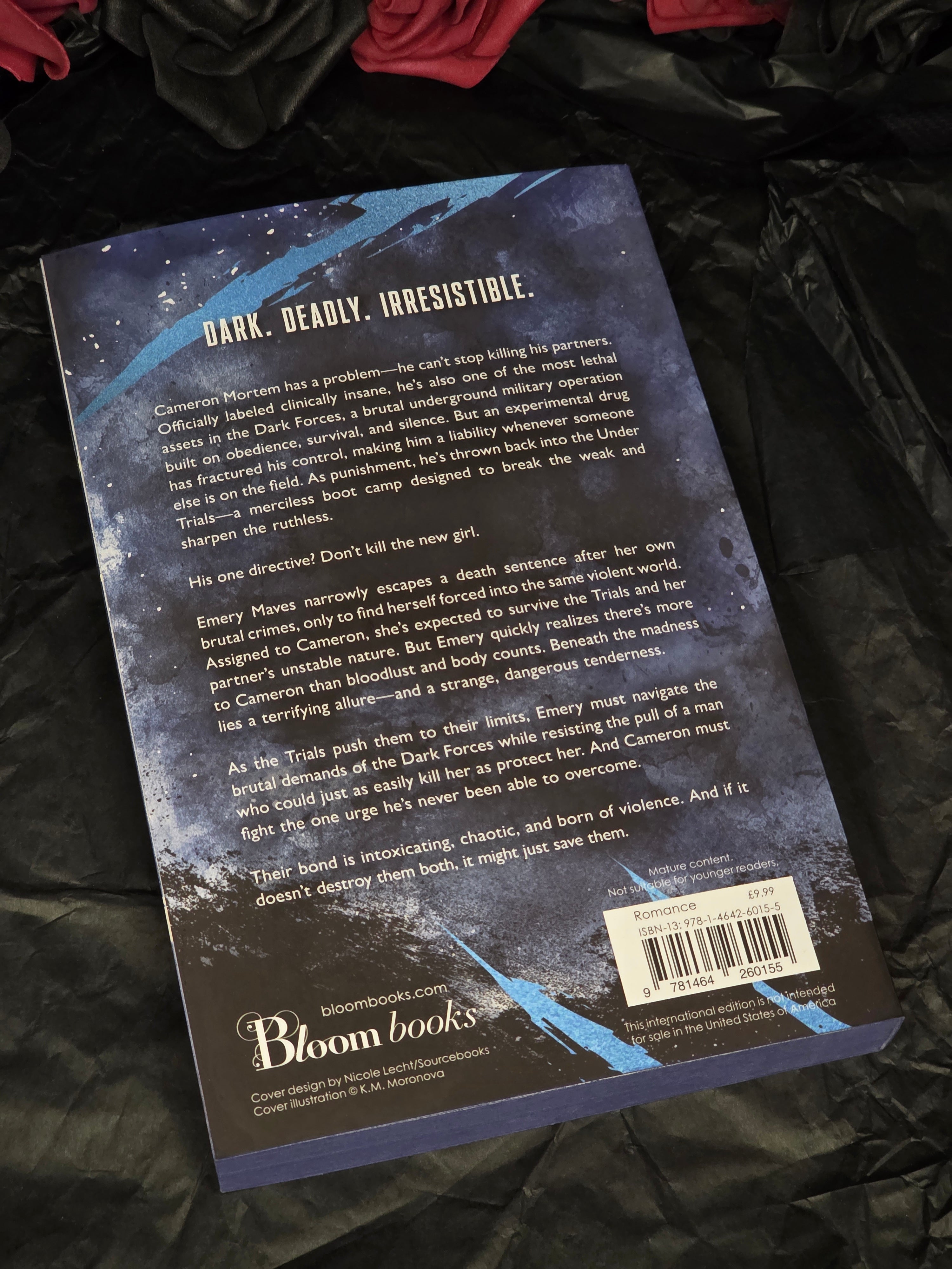 Your Knife, My Heart, by K.M. Moronova (softback, english edition)