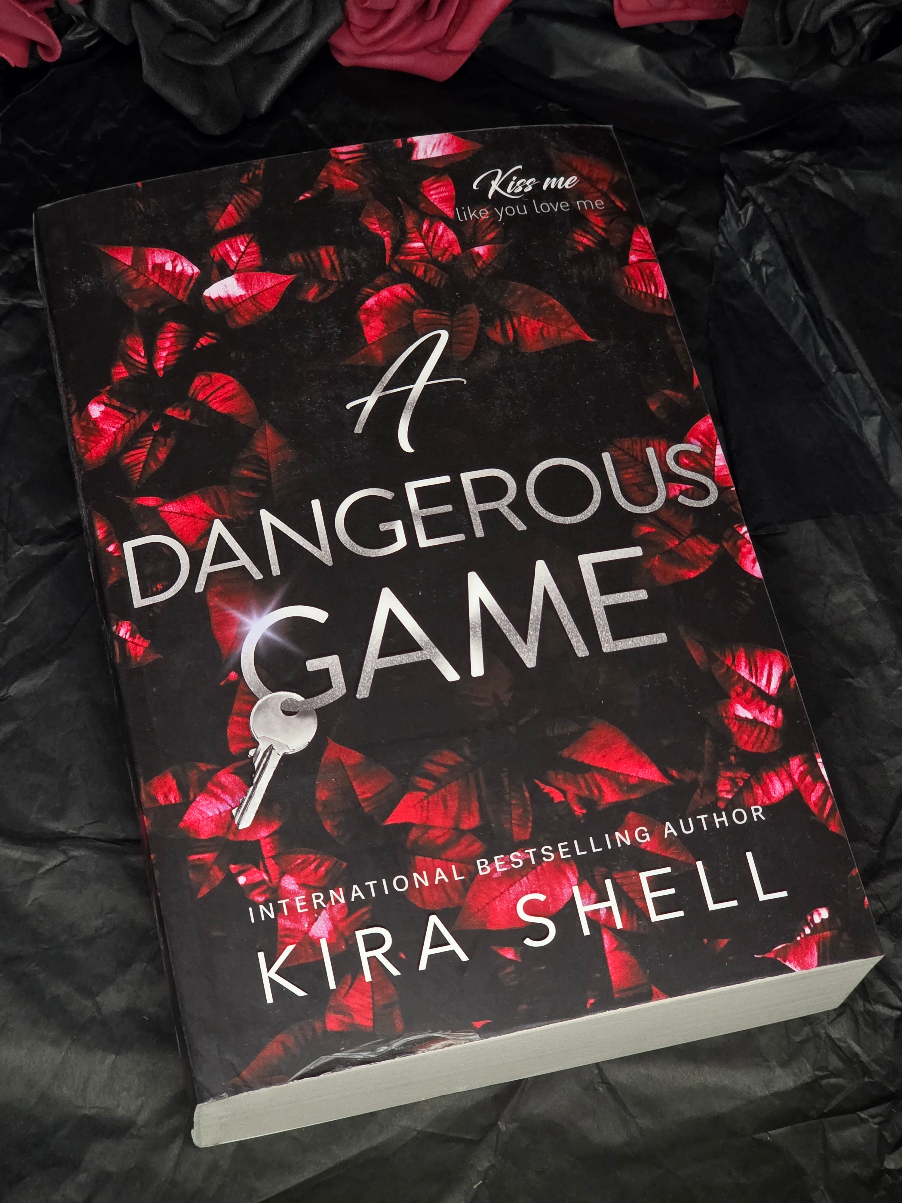 A Dangerous Game, by Kira Shell (softback, english edition)